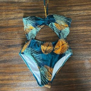 CupShe monokini. NWT XL green and gold tropical print.